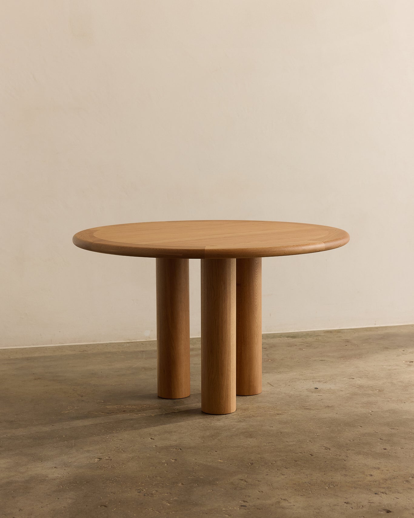 Elio Small Round Dining Table Oak