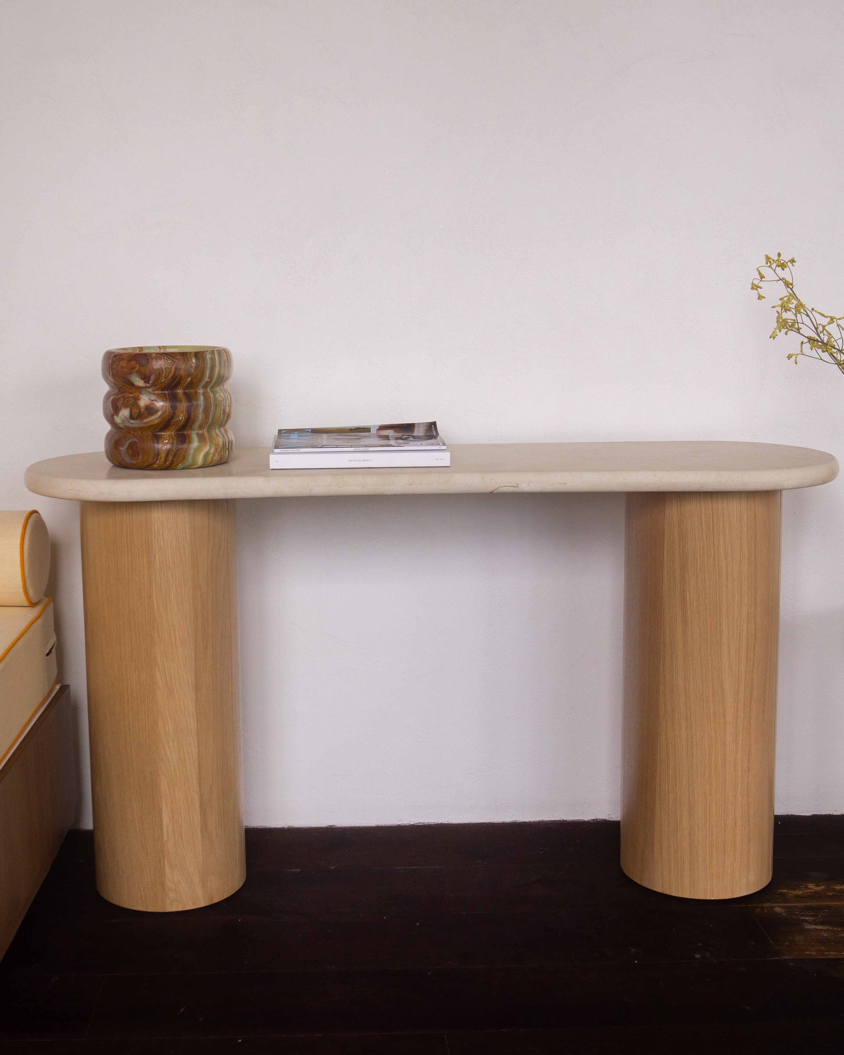 Pebble Console Table Crema - Fleur Studios