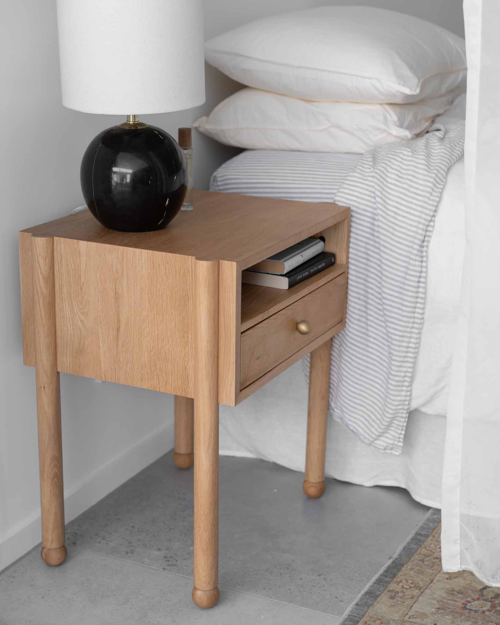 Naomi Oak Bedside